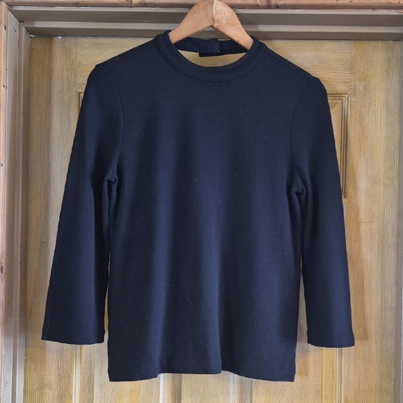 Ann Taylor Sweaters - Ann Taylor Bellow Long Sleeve Unique Back Cutout Snap Closure Medium Petite